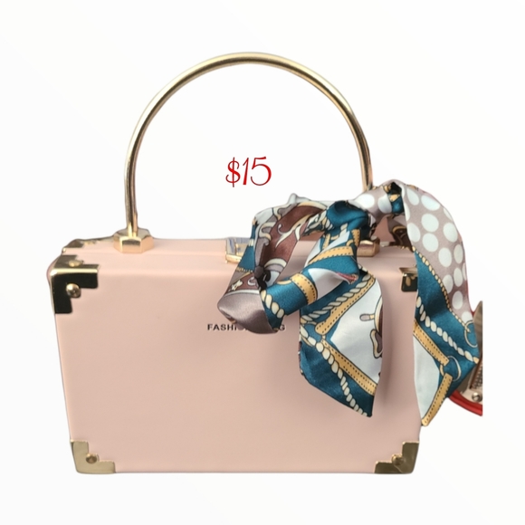 Handbags - Picture 3 of 5